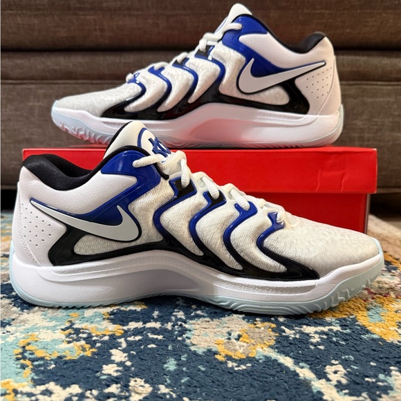 Size 10.5 - Nike KD 17 “Penny”